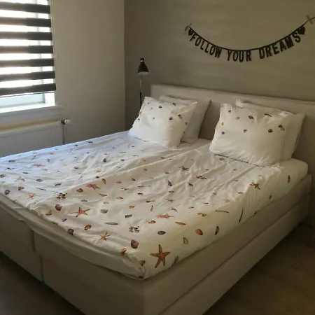 Bed En *